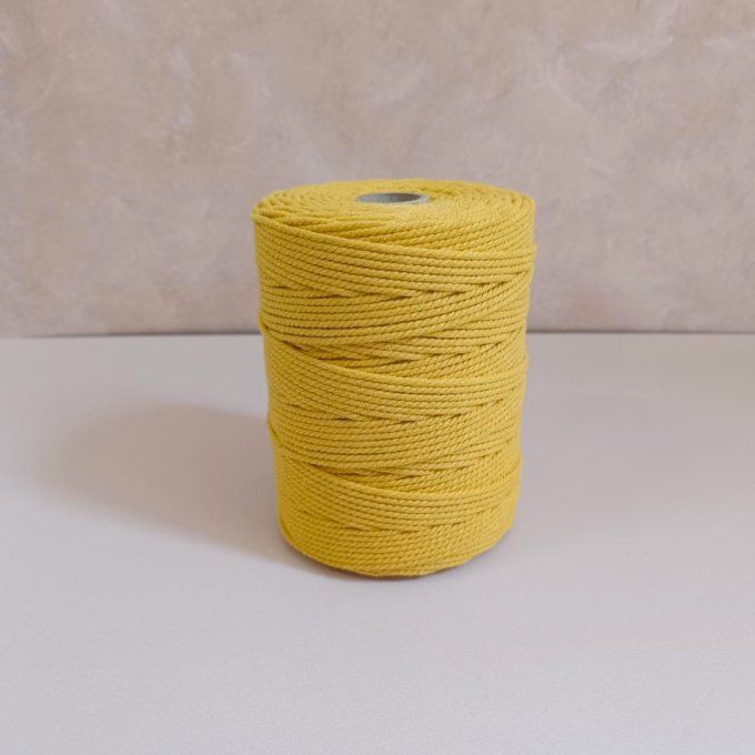 Corde de coton torsadé  colori  jaune de 2.5mm (neuve) 