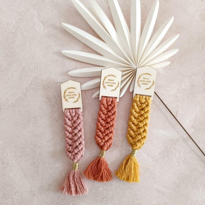 Marque page en macramé "Merci pour cette année"
