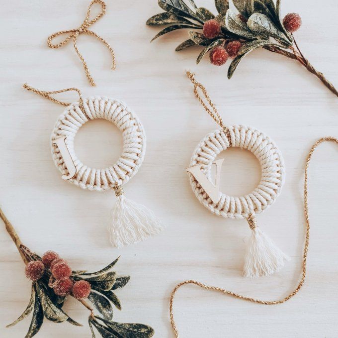 décoration de noël en macramé avec initiale